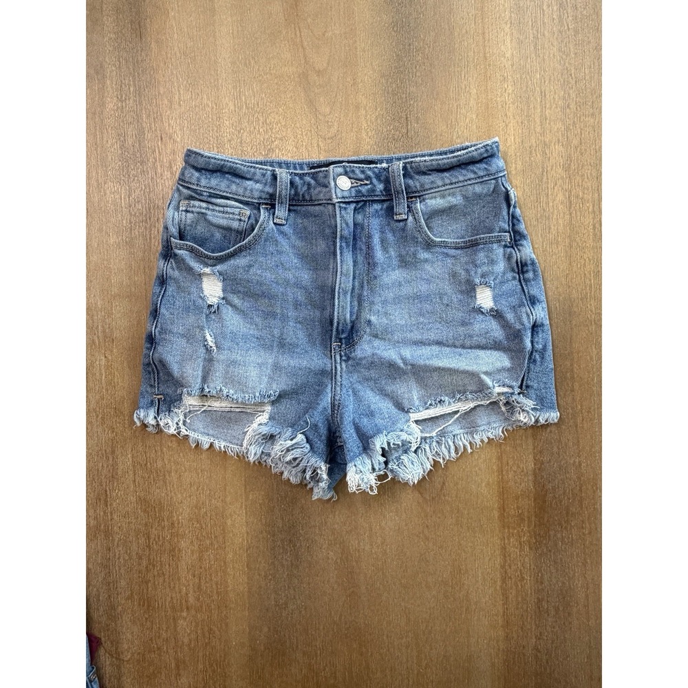 Hollister Ultra High Rise Distressed Mom Short 3" Denim Size 27 Medium Wash